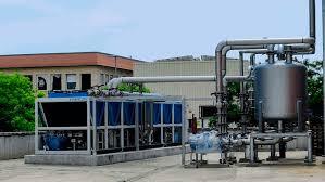 Refrigeration equipment with natural refrigerants